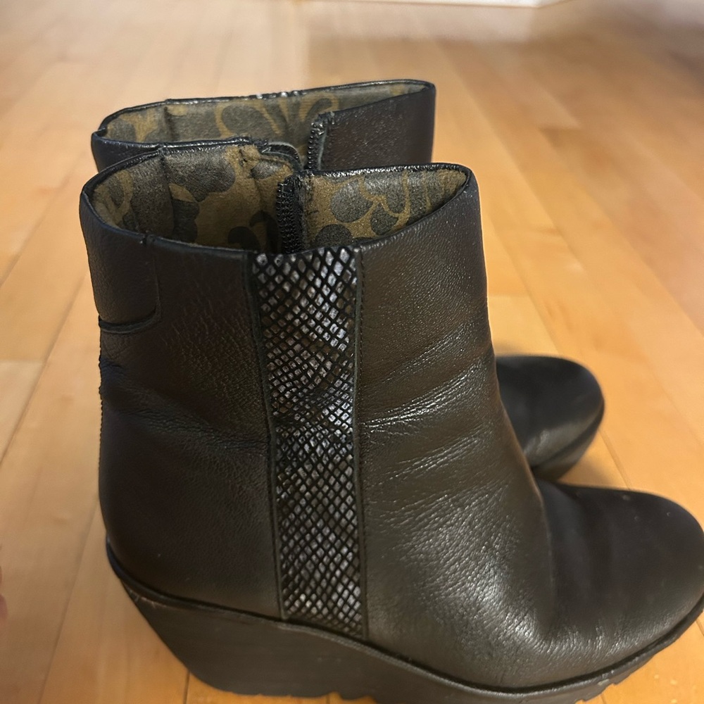 Fly London Black Leather Wedge Ankle Boots Size 7.5